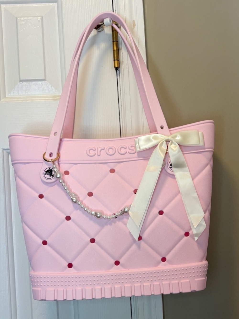 ♥️💖 Crocs Quilted Tote Pearl Bag Chain & Large Bow NWT MOTHER’S DAY GRADS GIFT
